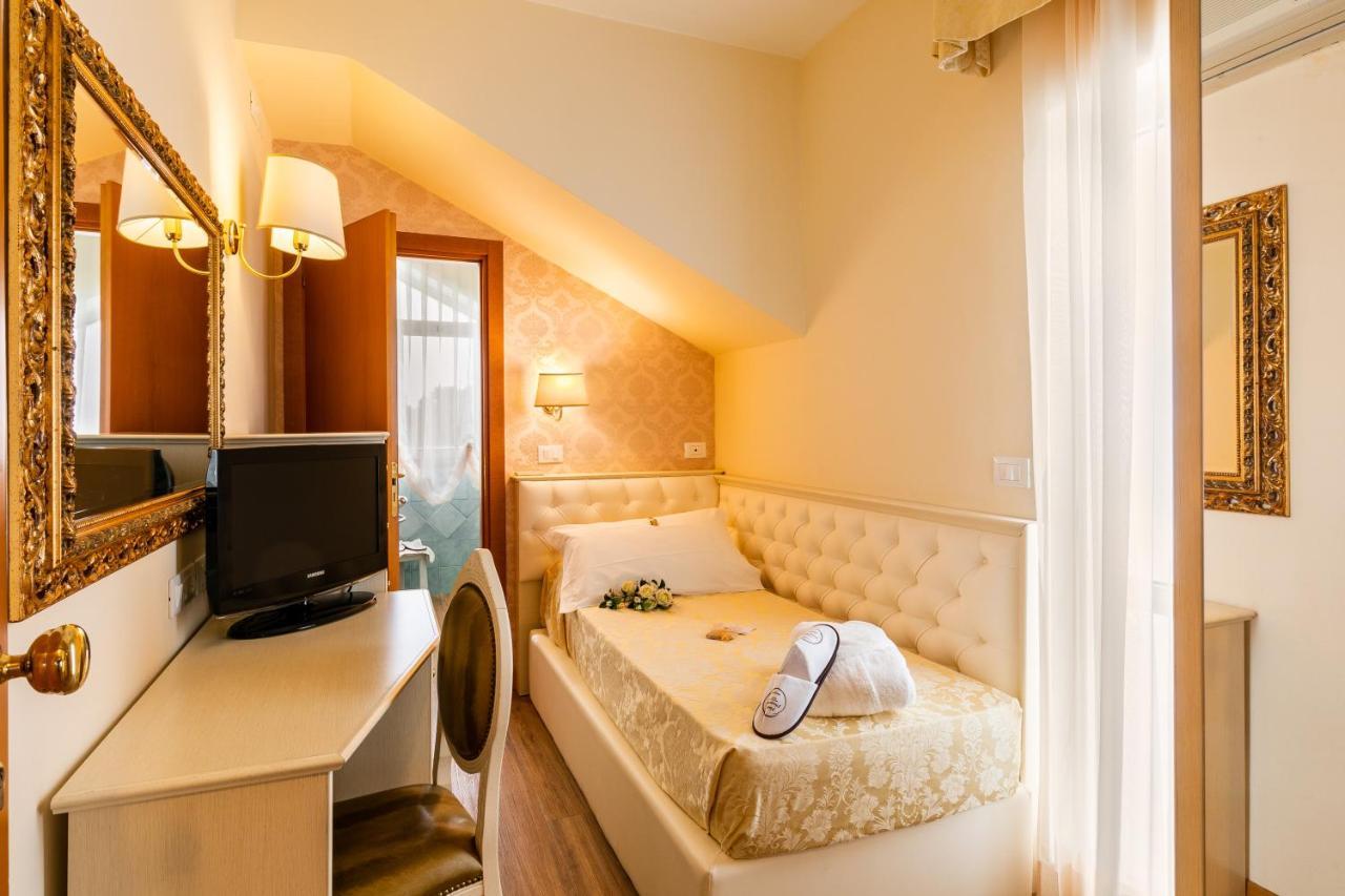 Hotel Mazzanti Milano Marittima Eksteriør billede